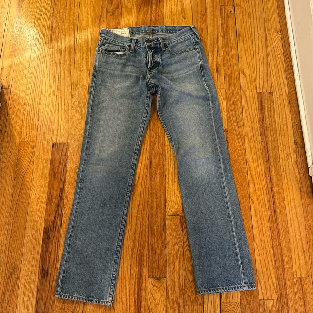 Hollister men’s jeans size 29 x 32, excellent condition